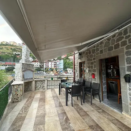 Willa Bahceli Tas